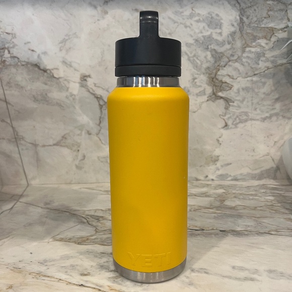 Yeti 46oz water bottle - yellow - Picture 1 of 3